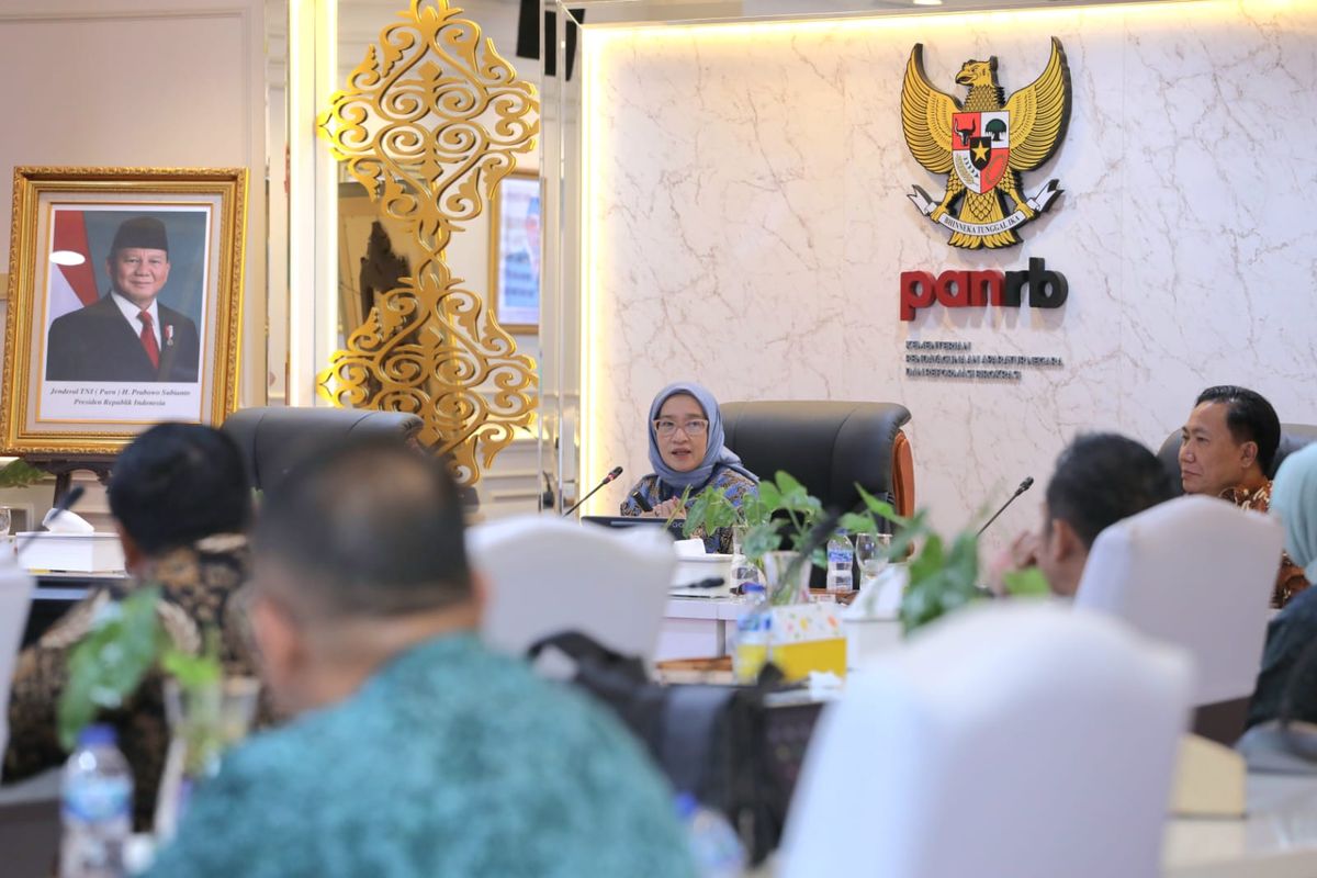 Menteri Pendayagunaan Aparatur Negara dan Reformasi Birokrasi (PANRB) Rini Widyantini dalam Diskusi Pelatihan Kepemimpinan Nasional (PKN) Tingkat I Angkatan LXII Tahun 2025, di Jakarta, Rabu (6/8/2025).