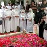Hadiri Pemakaman Lily Wahid di Tebuireng, Khofifah Ungkap Pesan Almarhumah