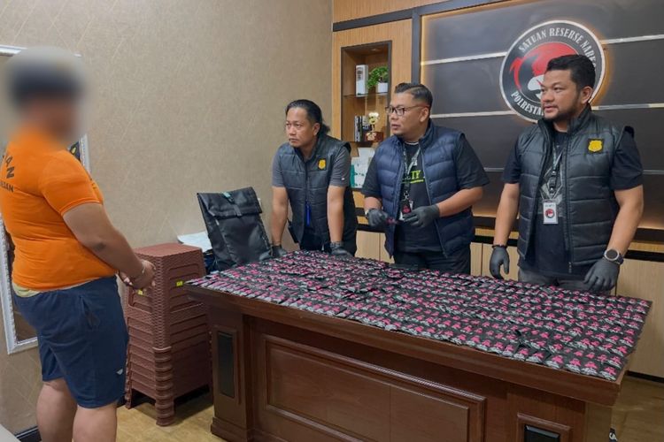 Mahasiswa Farmasi di Medan Kedapatan Bawa 488 Pod Getar, Diduga Asal Malaysia