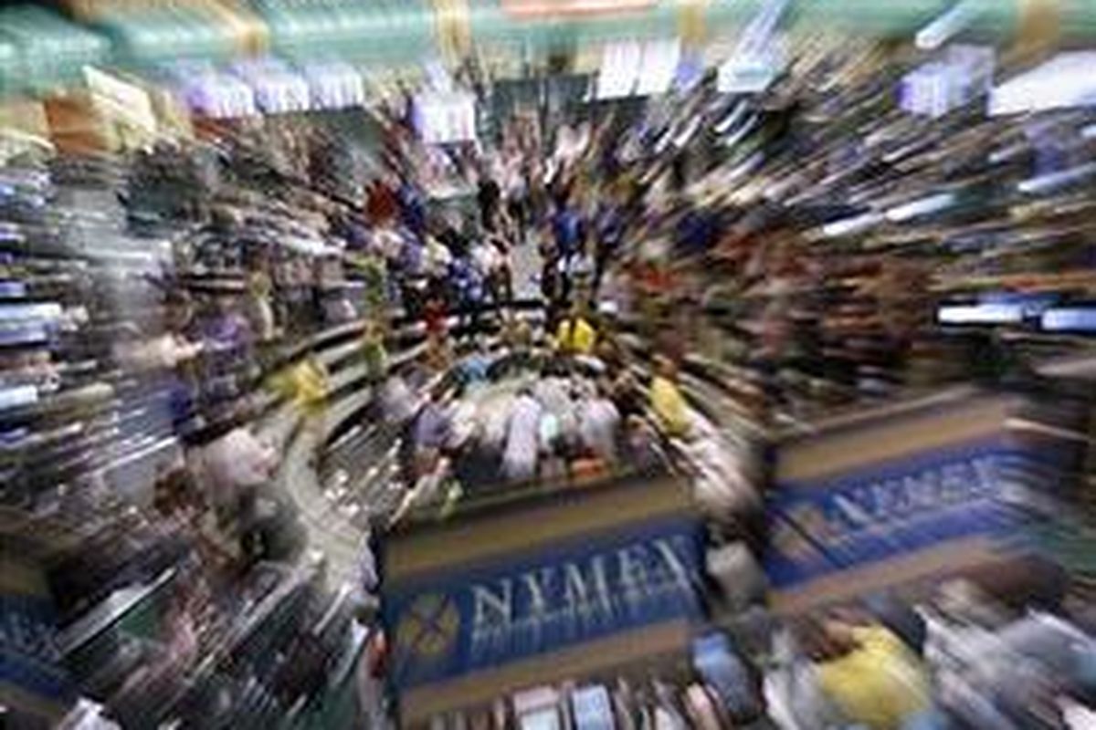 Kesibukan pialang di New York Mercantile Exchange 