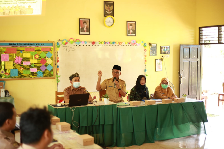 Sambutan Sekda Kabupaten Tala dalam rangka penilaian lomba di UPTD SD Negeri Pabahanan, Kecamatan Pelaihari pada, Senin (16/10/2023) 
