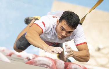 Atlet panjat tebing Indonesia, Kiromal Katibin, memecahkan rekor dunia kategori speed pada ajang IFSC Climbing World Cup di Seoul, Korea Selatan, Jumat (6/5/2022) sore WIB.