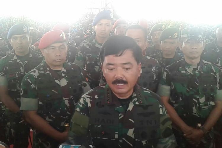 Panglima TNI Marsekal Hadi Tjahjanto di Grup 2 Kopassus Kandang Menjang, Kartasura, Sukoharjo, Jawa Tengah, Selasa (20/3/2018).