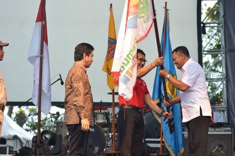 Dalam kesempatan yang sama, Drs. KN. Boy Jayawibawa, Kepala Dinas Pemuda dan Olahraga (Disdikpora) Provinsi Bali, mewakili Gubernur Bali, berharap peserta kirab dapat menjadi teladan bagi pemuda se-Indonesia. 