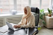  Sibuk Bekerja hingga Melalaikan Salat, Ini Batas yang Perlu Dijaga