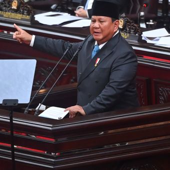 Presiden Prabowo Subianto menyampaikan pidato dalam Rapat Paripurna ke-19 DPR RI Masa Persidangan V Tahun Sidang 2025-2026 di kompleks Parlemen, Jakarta, Rabu (20/5/2026). DPR menggelar rapat paripurna dengan agenda antara lain penyampaian Kerangka Ekonomi Makro dan Pokok-Pokok Kebijakan Fiskal oleh Presiden Prabowo. ANTARA FOTO/Rivan Awal Lingga/app/kye