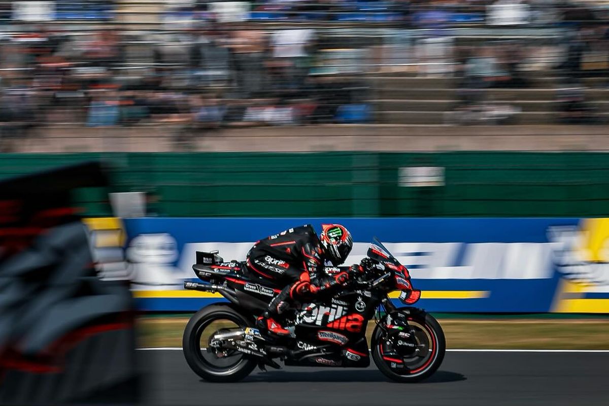 Marco Bezzecchi saat berlaga pada MotoGP Perancis 2025
