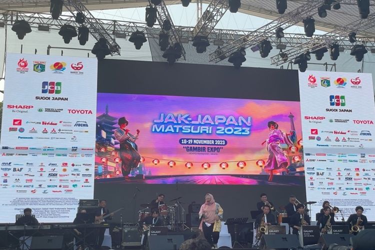 Kemeriahan ajang Jak-Japan Matsuri (JJM) 2023 yang yang diselenggarakan di Gambir Expo, JIExpo Kemayoran, Jakarta, Sabtu (18/11/2023) dan Minggu (19/11/2023). Acara ini didukung oleh Danamon, Adira Finance, dan MUFG Bank.