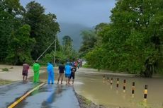 Banjir Tutup Badan Jalan di Maluku Tengah, Pengendara Motor Harus Bayar Rp 20.000