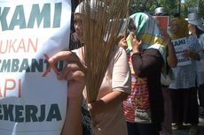 Desak Pengesahan RUU PRT, Puluhan Perempuan Demo di Kantor DPRD