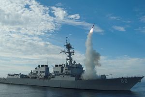 Tegang dengan China, AS Tembakkan Rudal Tomahawk