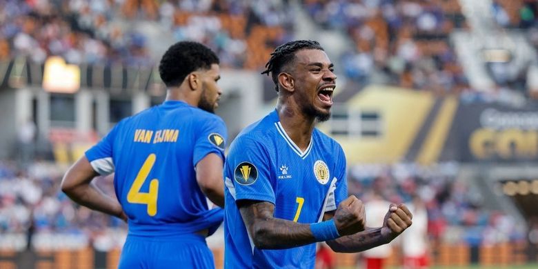 Pemain Timnas Curacao, Juninho Bacuna, merayakan gol ke gawang Kanada pada laga fase grup Piala Emas CONCACAF pada 21 Juni 2025.