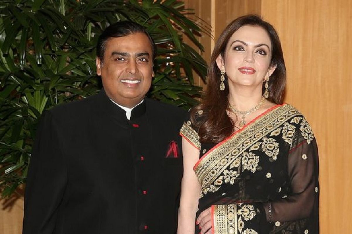 Pengusaha Mukesh Ambani dan istrinya, Nita.