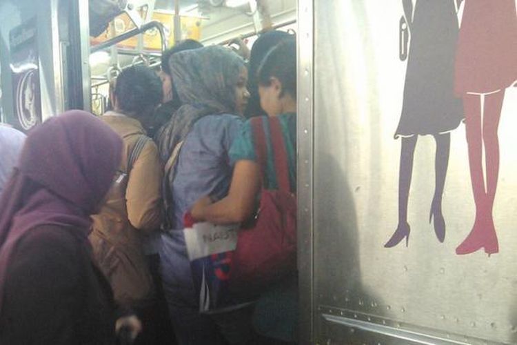 Kenapa Gerbong Khusus Perempuan Berada di Paling Belakang Kereta?