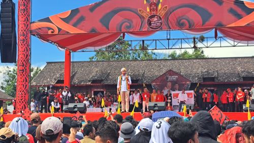 Ganjar Janji Beri Akses Masyarakat Adat Kembangkan Wilayah Sendiri