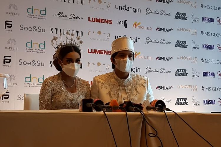 Atta Halilintar dan Aurel Hermansyah resmi menikah di hotel Raffles, Setiabudi, Jakarta Selatan, Sabtu (3/4/2021).