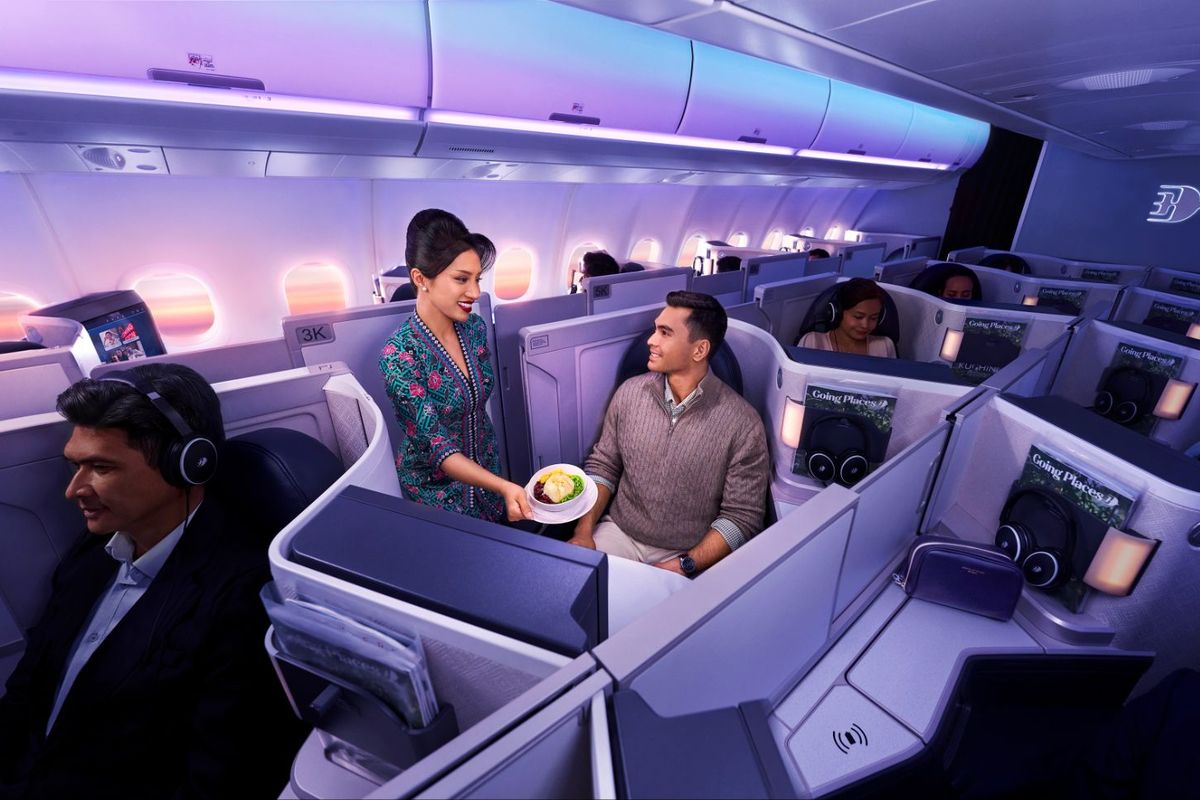 Melalui konsep Malaysian Hospitality, Malaysia Airlines menghadirkan sentuhan keramahan serta sajian kuliner khas Malaysia bagi penumpang sejak berada di udara.