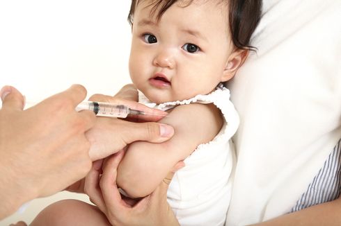 Tips Kurangi Nyeri Setelah Suntik Vaksin pada Anak 
