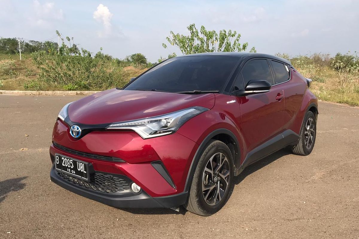 Test Drive Toyota C-HR Hybrid