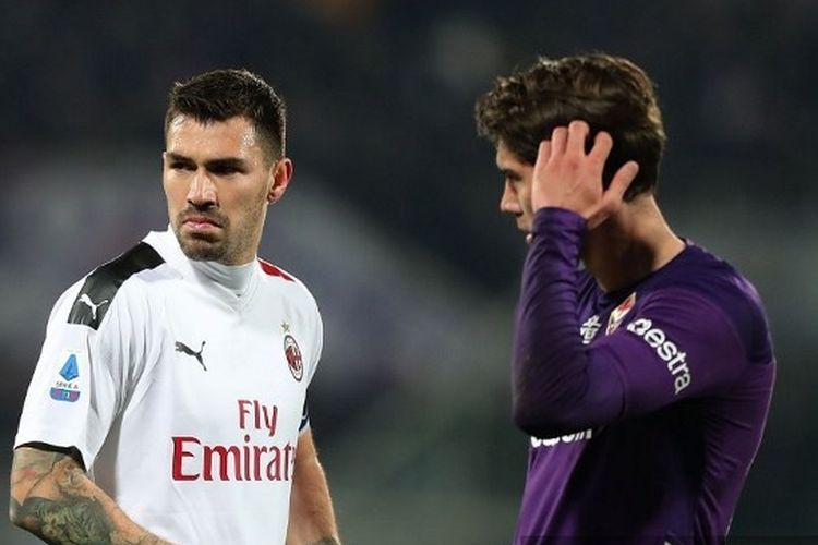 Ekspresi Alessio Romagnoli pada laga Fiorentina vs AC Milan di Stadion Artemio Franchi, Sabtu (22/2/2020) atau Minggu dini hari WIB. 