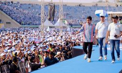 Sambut Massa di Stadion Si Jalak Harupat, Gibran: Jangan Sampai Golput