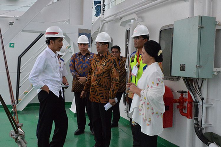 Presiden RI Joko Widodo memberi tugas kepada Menteri Perhubungan (Menhub) Budi Karya Sumadi untuk membangun infrastruktur transportasi. (Sumber foto: BKIP KEMENHUB)