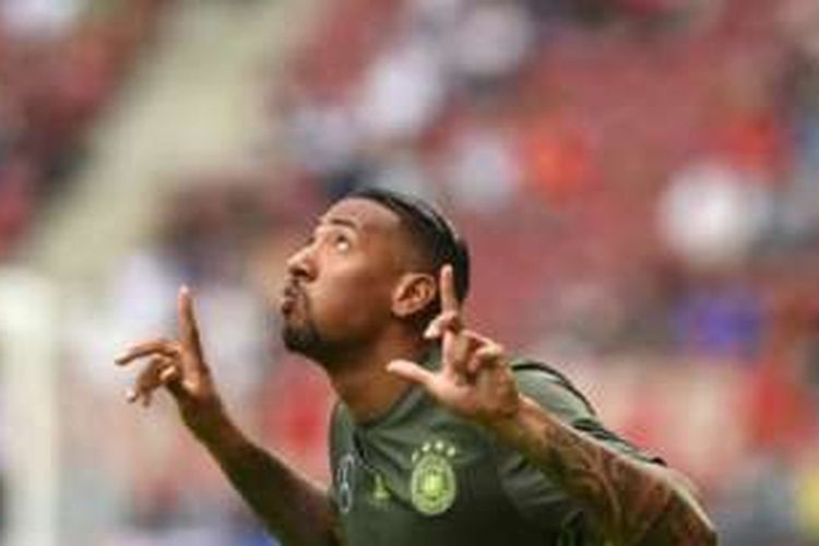 Jerome Boateng lahir di Berlin namun ayahnya berasal dari Ghana.