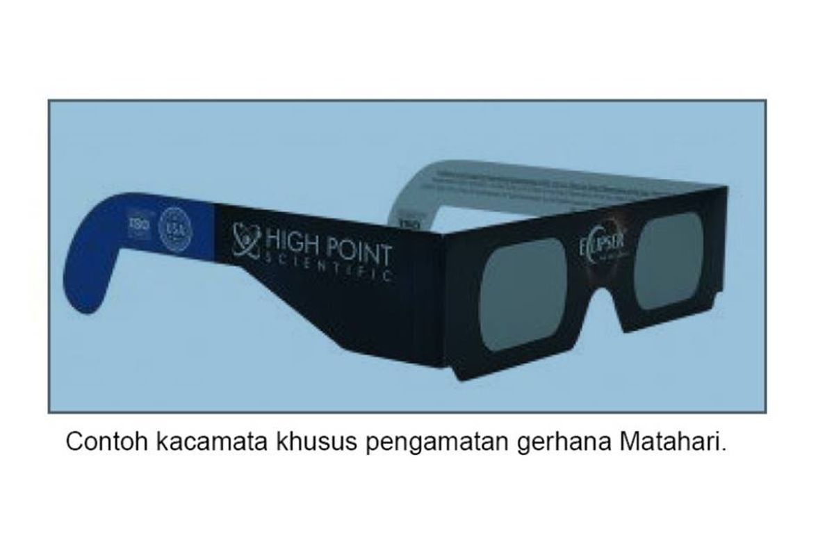 Kacamata khusus untuk mengamati gerhana matahari.