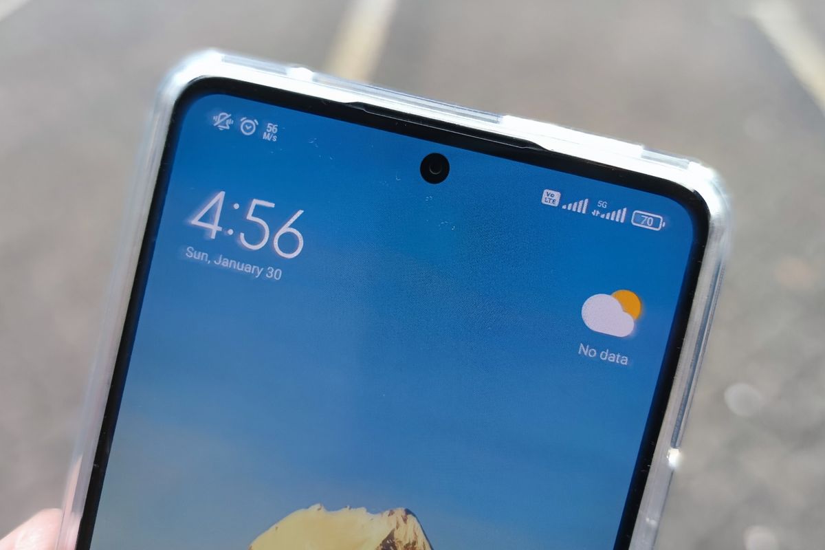 Ilustrasi Xiaomi 11T yang mendapatkan sinyal 5G.