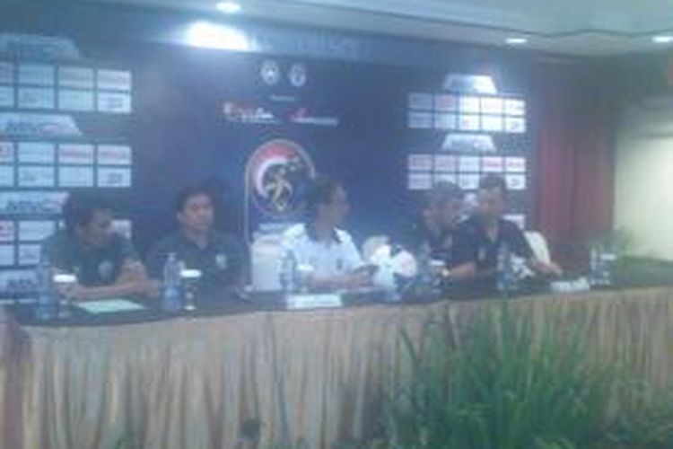 Arema Indonesia bertekad menjuarai Menpora Cup 2013, apalagi mereka akan bertanding di hadapan Aremania, pendukung fanatiknya di Kota Malang, Minggu (29/9/2013).