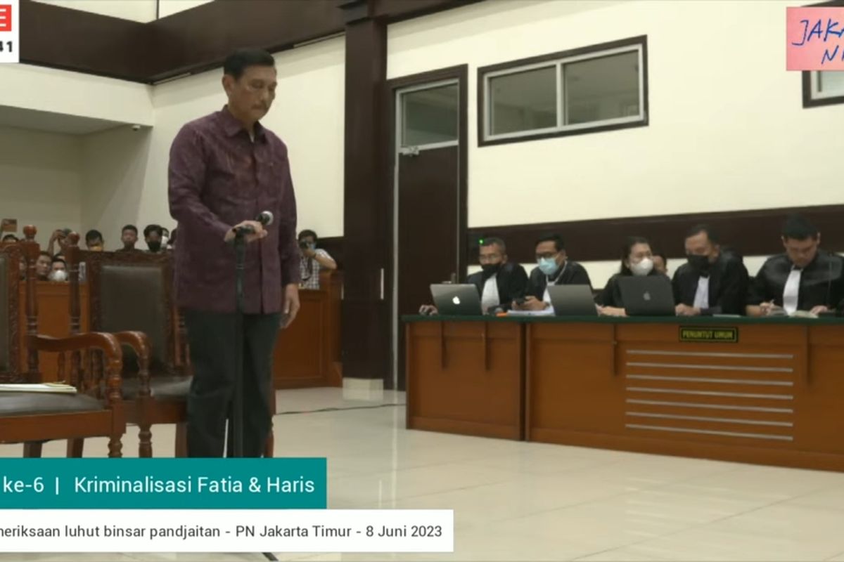 Menteri Koordinator Maritim dan Investasi (Menko Marves) Luhut Binsar Panjaitan menghadiri kasus dugaan pencemaran nama baik dengan terdakwa Haris Azhar dan Fatia Maulidiyanti di Pengadilan Negeri (PN) Jakarta Timur, Kamis (8/6/2023).