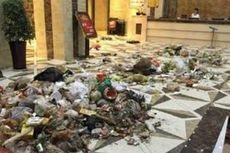 Merasa Kurang Dilayani, Pejabat China Buang Setumpuk Sampah di Lobi Hotel
