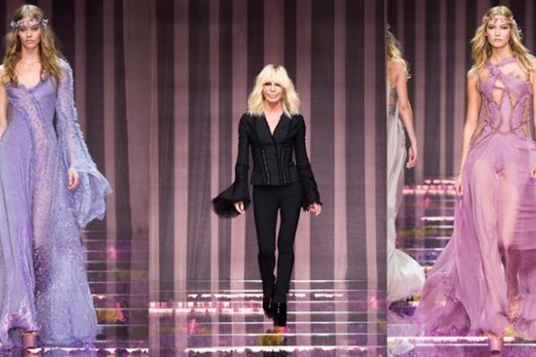 Media Eropa dan Amerika tak segan menyebut koleksi busana Atelier Versace Couture Fall 2015 karya Donatella Versace (tengah) ini bagaikan berasal dari negeri dongeng. 