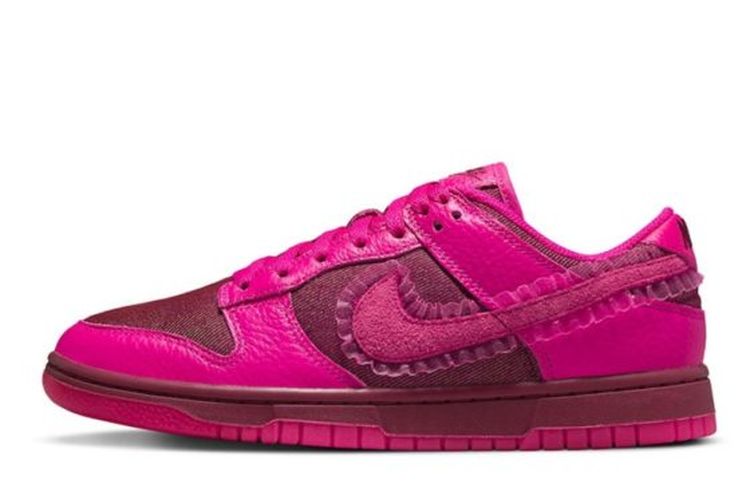 Nike's Dunk Low Valentine's Day