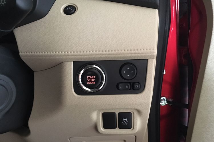 Praktisnya Keyless dengan Engine Start/Stop Button yang Simpel