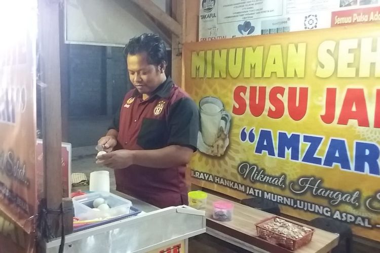 Rudi, pedagang Jahe Susu Amzari di Jati Murni Ujung Aspal Bekasi
