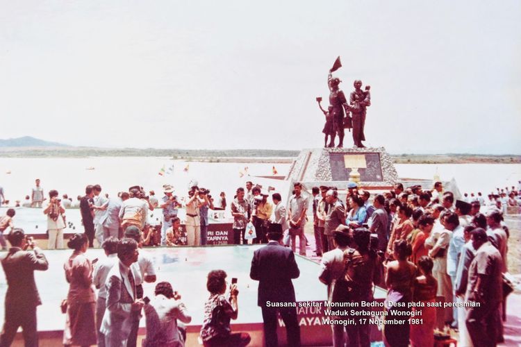 Suasana peresmian Waduk Gajah Mungkur Wonogiri pada 17 November 1981.