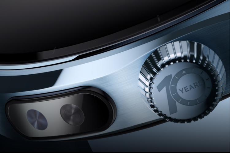 Huawei Watch 5 edisi 10 tahun hadir dengan desain khusus di mana pada bagian crown (kenop) jam tangannya, terdapat logo bertuliskan 10 years.