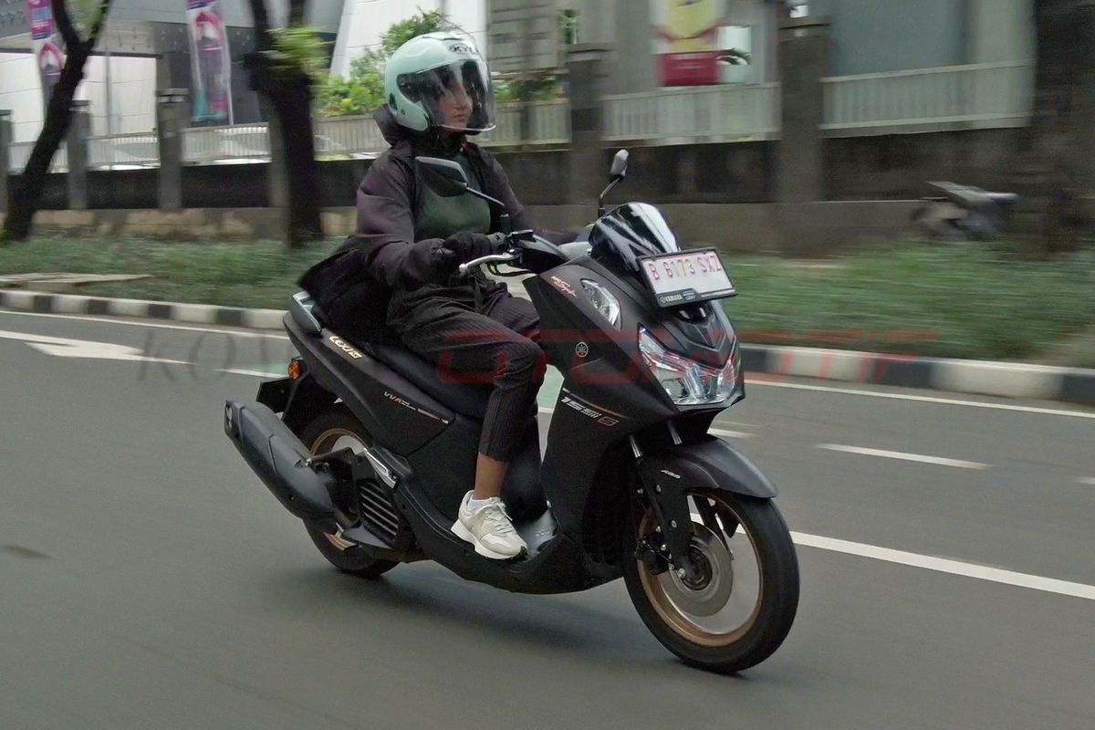 Test Ride Yamaha Lexi LX 155