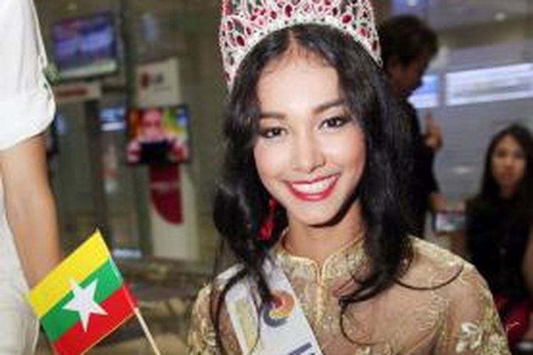 May Myat Noe, juara kontes kecantikan Miss Asia Pacific World Super Talent 2014,  dinyatakan kabur sambil membawa mahkota dan hadiah uang 10.000 dolar AS setelah gelarnya dicopot panitia kontes.