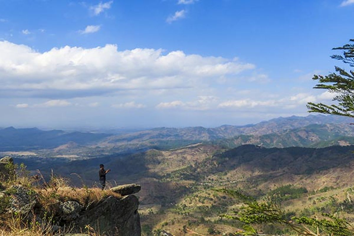 WISATA WONOGIRI - Keindahan Hamparan Pegunungan di Gunung Besek.