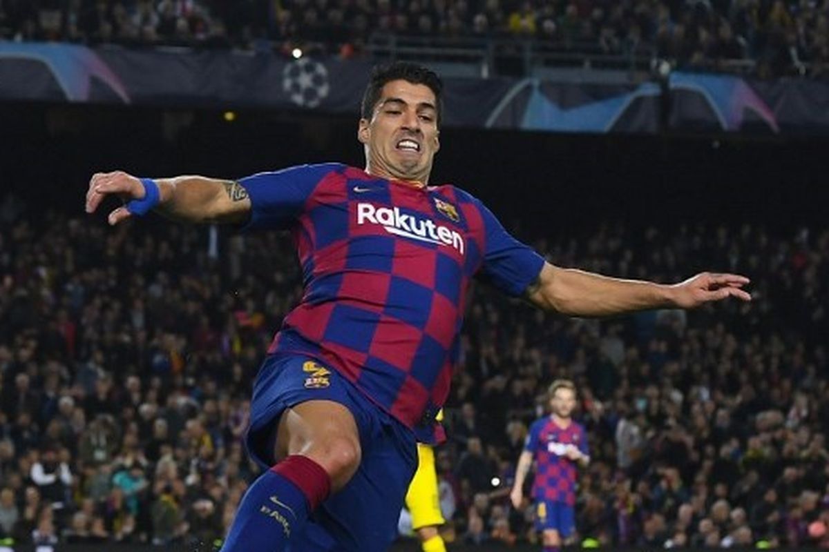 Luis Suarez dari FC Barcelona selama pertandingan grup Liga Champions UEFA antara FC Barcelona dan Borussia Dortmund di Camp Nou