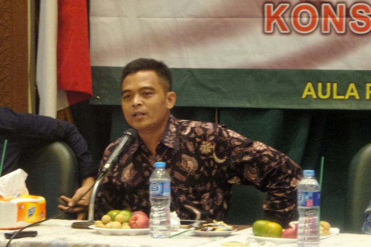 Ketua Bidang Hubungan dan Kajian Strategis PP GP Ansor Nuruzzaman dalam sebuah diskusi bertajuk Pembubaran HTI dan Amanat Konstitusi Kita di gedung PBNU, Jakarta Pusat, Senin (10/7/2017).