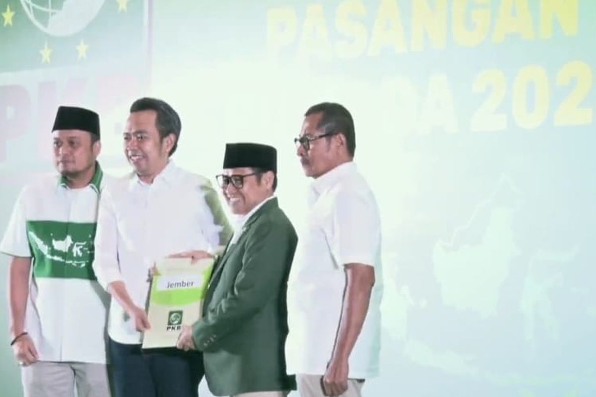 Paslon Muhammad Fawait-Djoko Susanto saat menerima rekom dari DPP PKB Minggu (18/8/2024)