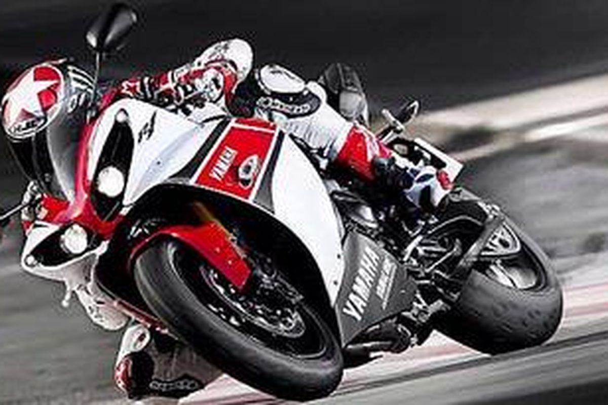 2011 R1 Vs 2012 R1 Front Nih, Yamaha R1 2012 Edisi Terbatas
