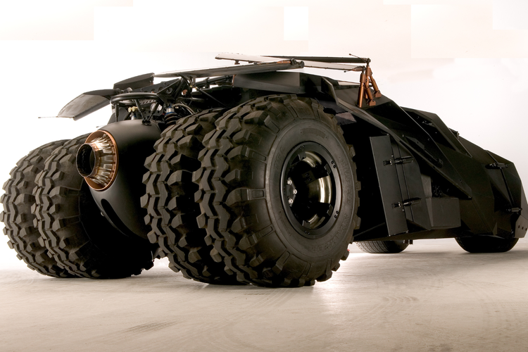 Batman Tumbler akan dijual untuk umum oleh Warner Bros dengan jumlah hanya 10 unit.