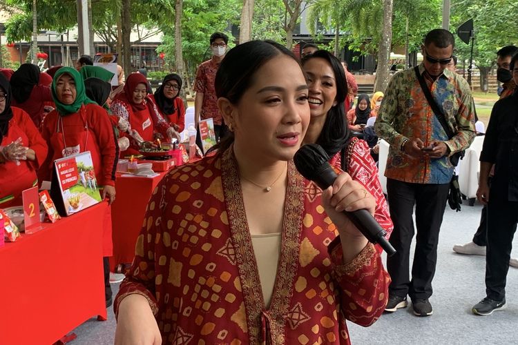 Nagita Slavina hadir dalam acara Gerakan #KebaikanIsiPiringku di Plataran Senayan, Jakarta Selatan, Jumat (27/1/2023). 