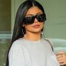 Kendall + Kylie Tak Bayar Upah Buruh Garmen di Banglades, Benarkah?