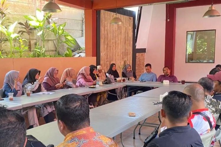 Sekolah Swasta Pekanbaru Kekurangan Murid, Kebijakan SPMB Disorot