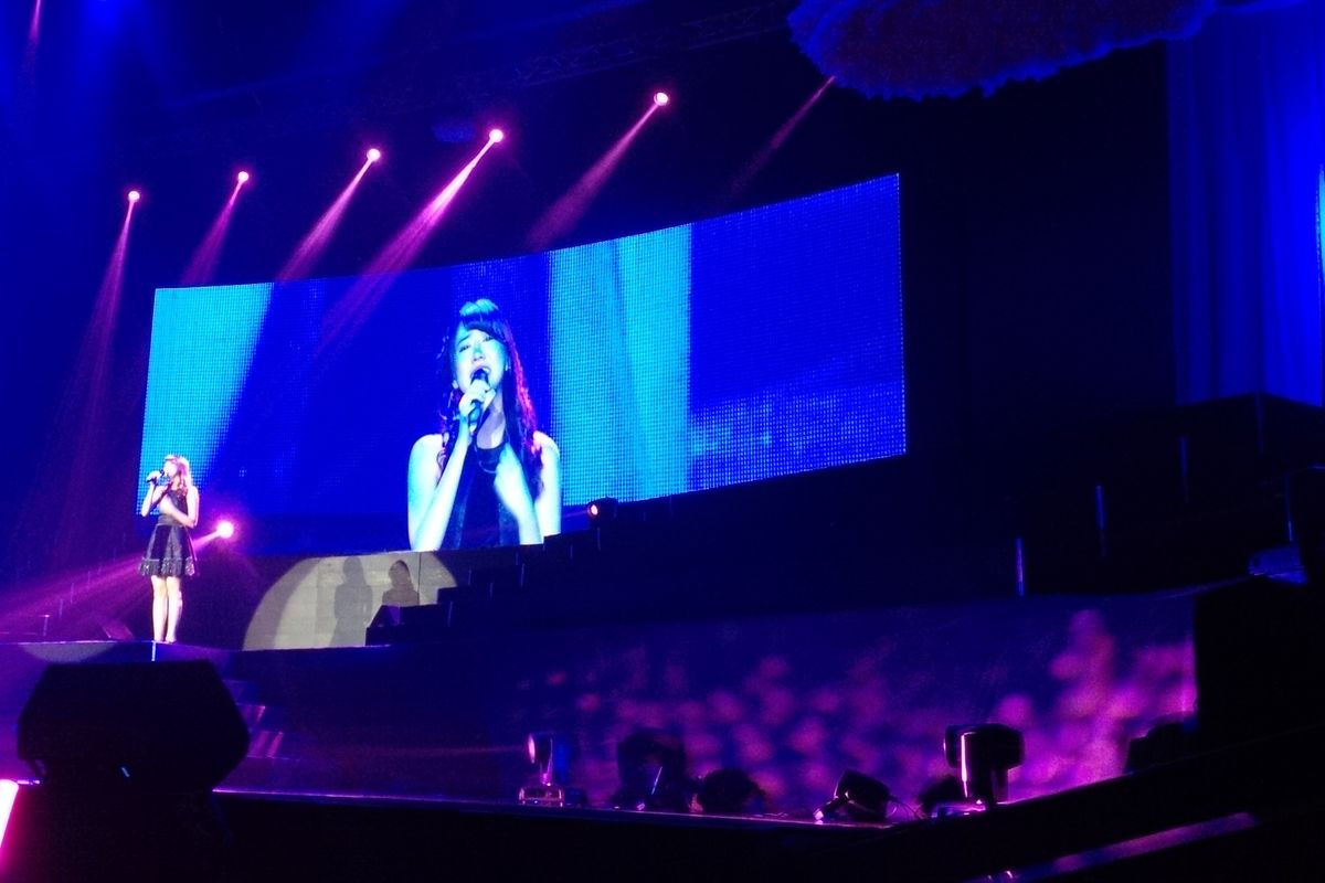 Shania Junianatha tampil di panggung terakhirnya bersama JKT48 dalam pergelaran Shania JKT48 Graduation Ceremony atau konser kelulusannya dari JKT48 di Balai Sarbini, Plaza Semanggi, Jakarta Pusat, Sabtu (27/4/2019).